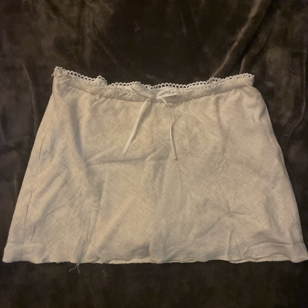 SHEIN Cream Skirt with Lace Detail